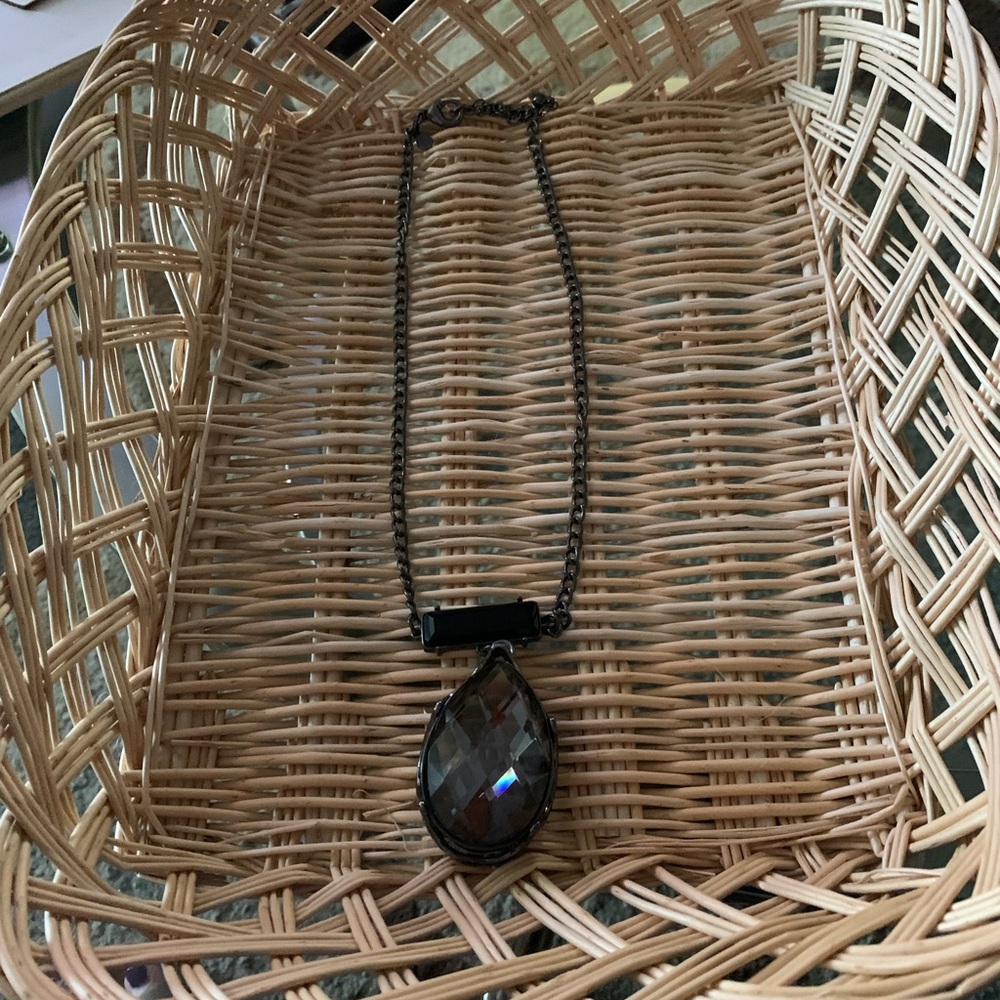 Large tear drop shape pendent